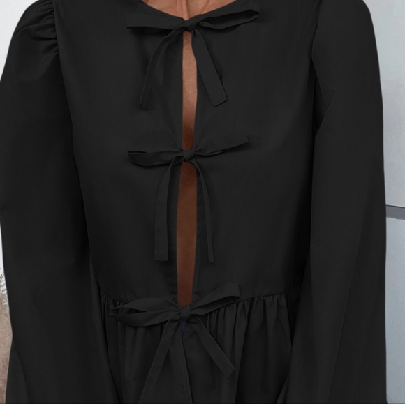 Classic Tied Front Blouse - Picture 3 of 13